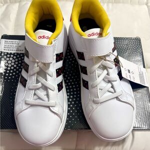 Adidas x Disney Kids White Sneaker brand new in box size 3.5
